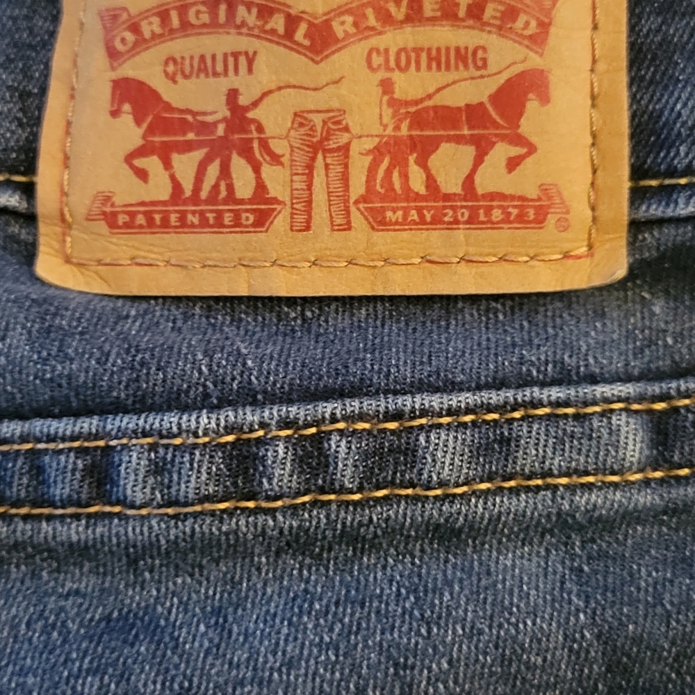 Womens Levi's 711 Skinny size 26
